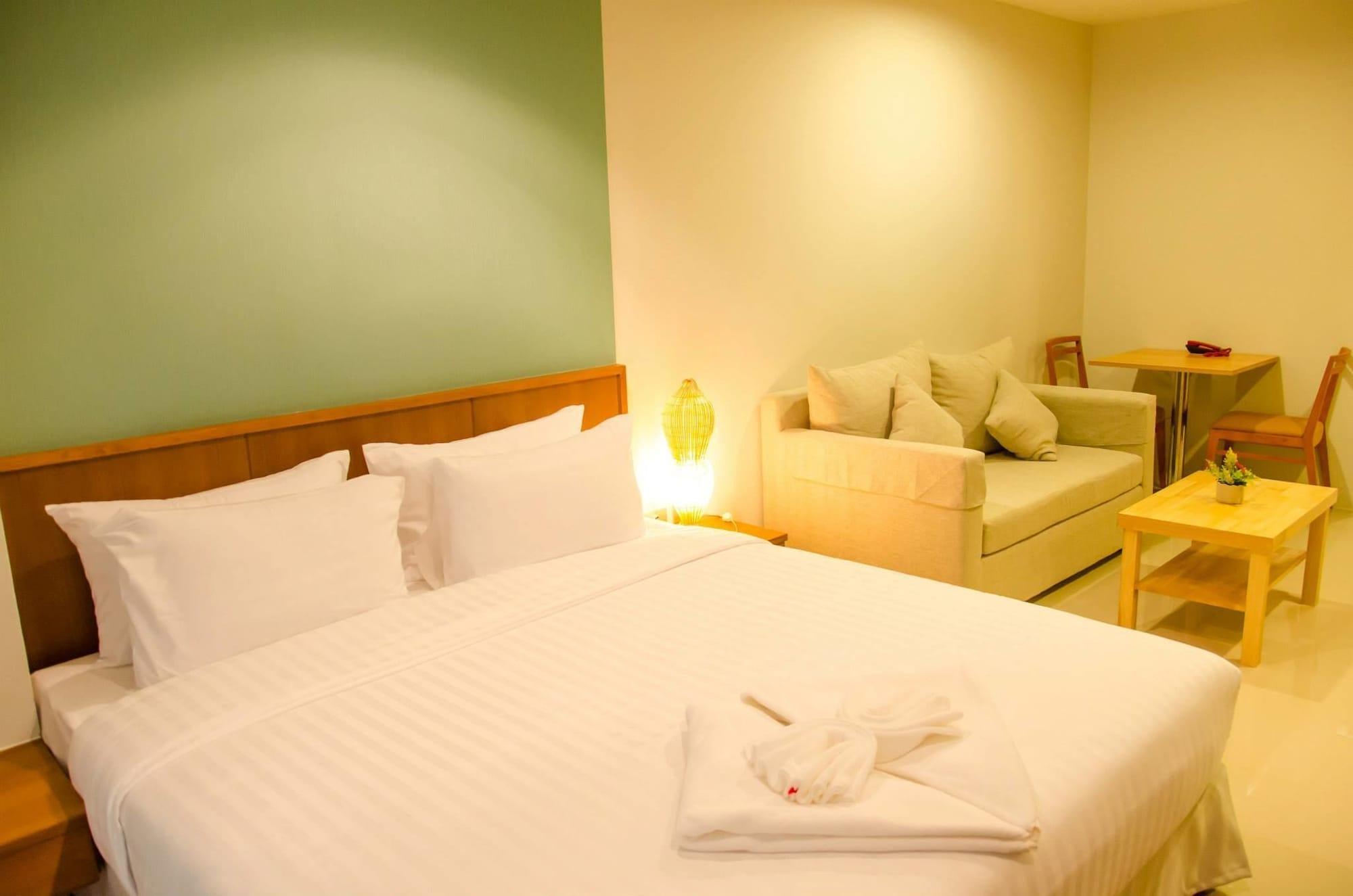 Crystal Jade Hotel Районг Экстерьер фото