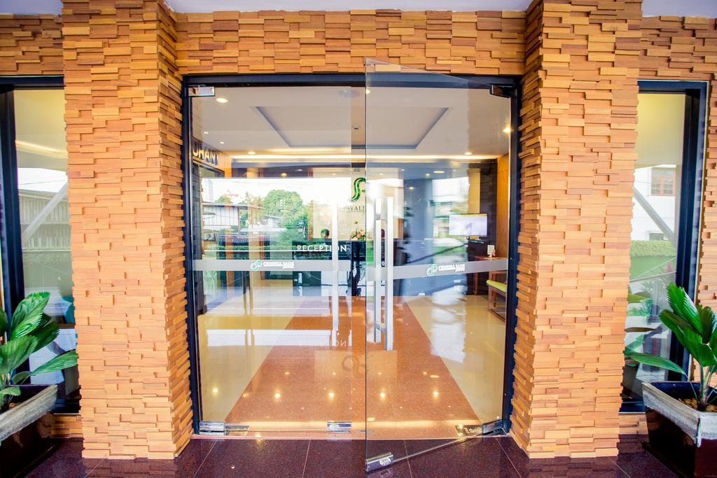 Crystal Jade Hotel Районг Экстерьер фото