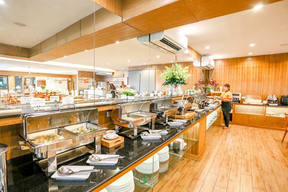 Crystal Jade Hotel Районг Экстерьер фото
